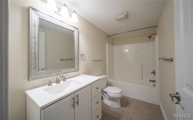 100 Walnut Court, St Robert, MO 65584