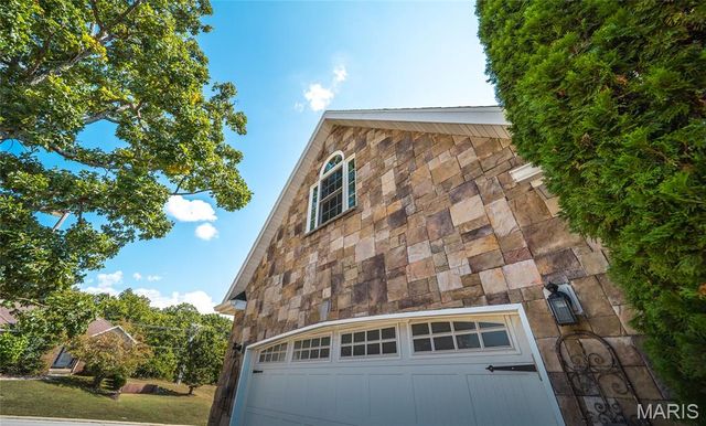 100 Walnut Court, St Robert, MO 65584