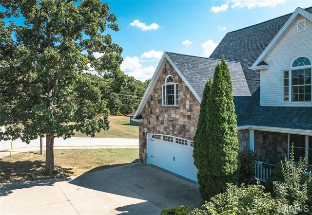 100 Walnut Court, St Robert, MO 65584