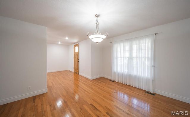 100 Walnut Court, St Robert, MO 65584