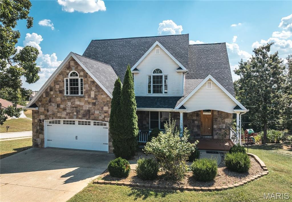 100 Walnut Court, St Robert, MO 65584