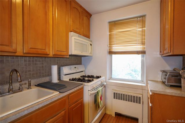 485 Bronx River Road B35, Yonkers, NY 10704