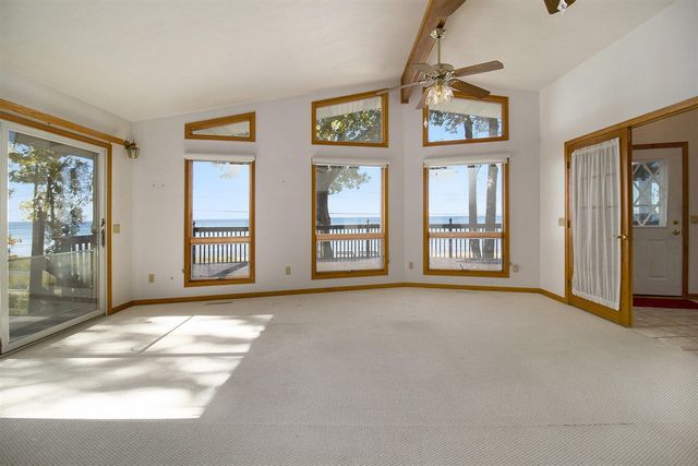 7320 Montgomery Boulevard, Pentwater, MI 49449