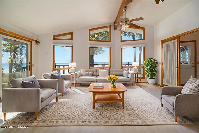 7320 Montgomery Boulevard, Pentwater, MI 49449