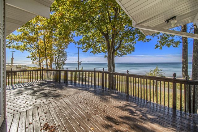 7320 Montgomery Boulevard, Pentwater, MI 49449