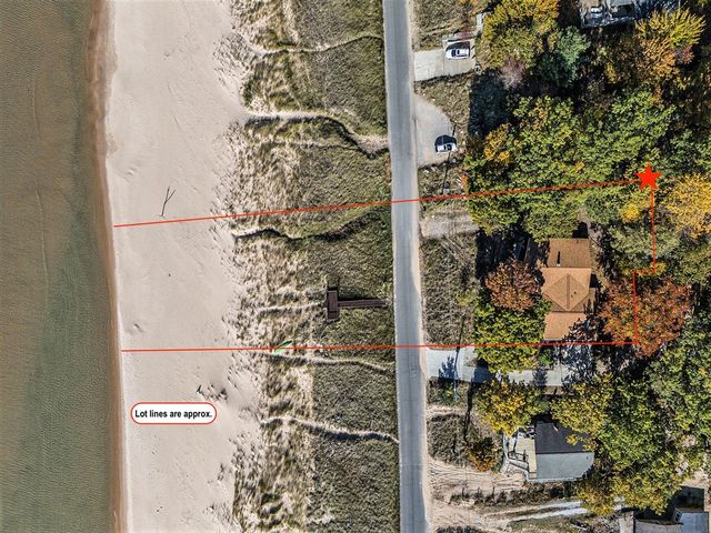 7320 Montgomery Boulevard, Pentwater, MI 49449