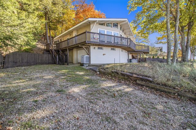 7320 Montgomery Boulevard, Pentwater, MI 49449