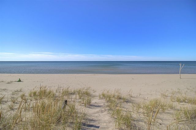 7320 Montgomery Boulevard, Pentwater, MI 49449