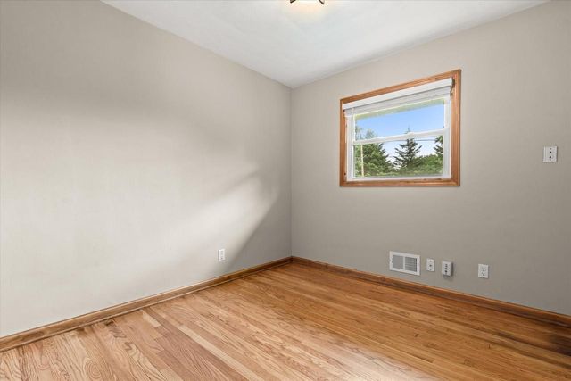 N64W14161 Lincoln LANE, Menomonee Falls, WI 53051