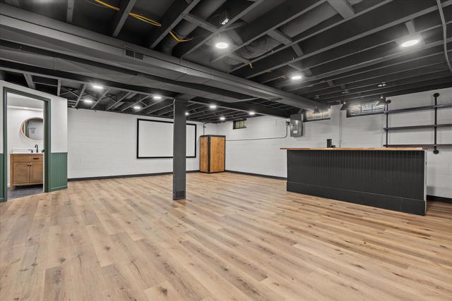 N64W14161 Lincoln LANE, Menomonee Falls, WI 53051