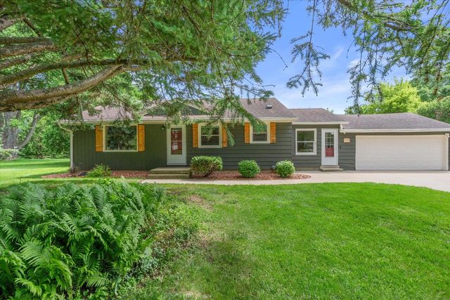N64W14161 Lincoln LANE, Menomonee Falls, WI 53051