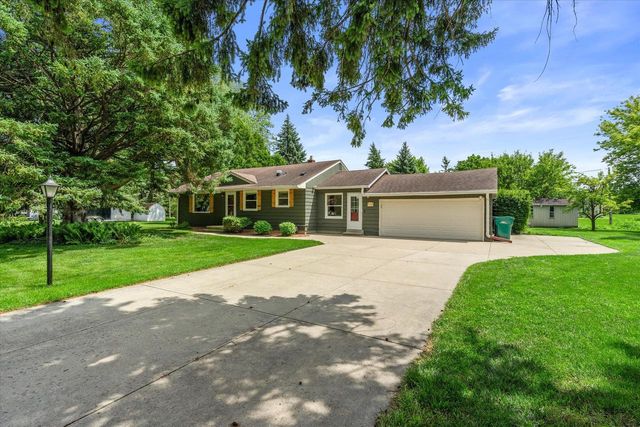 N64W14161 Lincoln LANE, Menomonee Falls, WI 53051