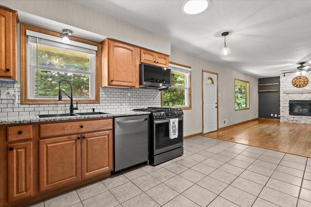 N64W14161 Lincoln LANE, Menomonee Falls, WI 53051