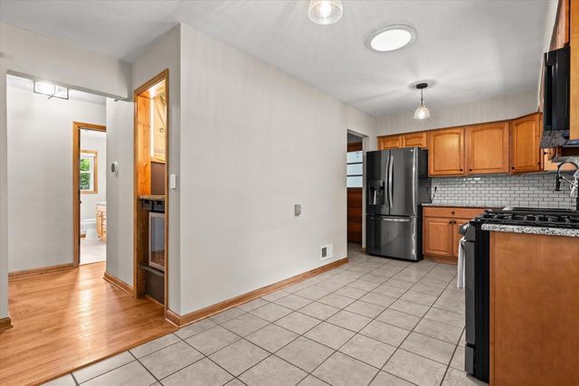N64W14161 Lincoln LANE, Menomonee Falls, WI 53051