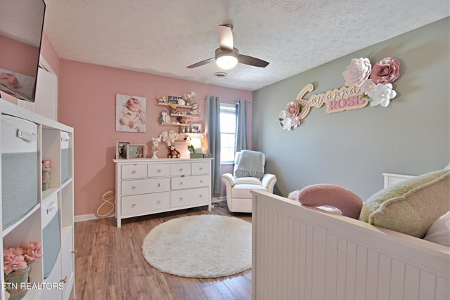 9820 Crestline Drive, Knoxville, TN 37922