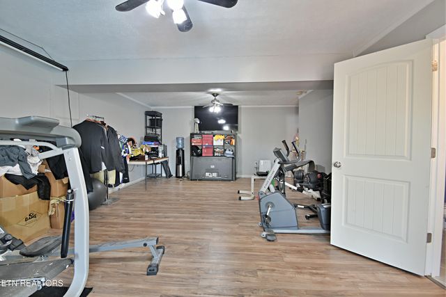 9820 Crestline Drive, Knoxville, TN 37922