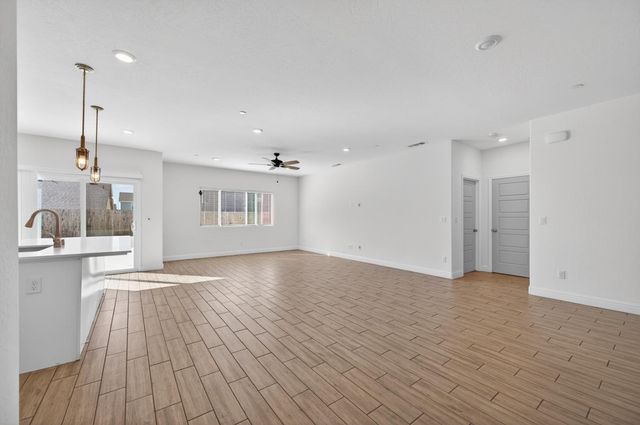 6591 E Liberty Avenue, Fresno, CA 93727