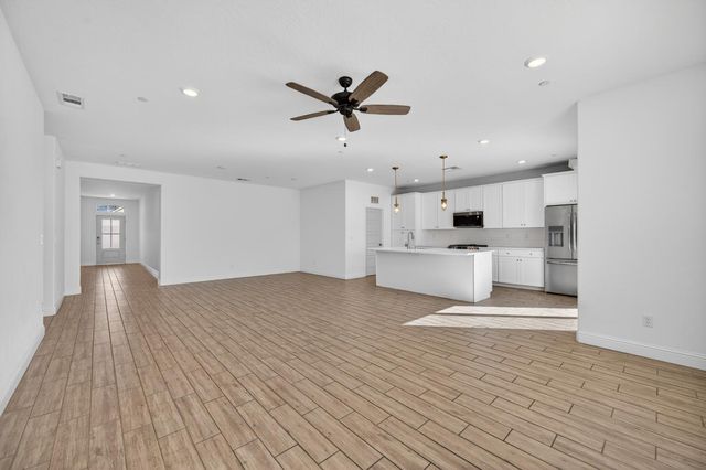 6591 E Liberty Avenue, Fresno, CA 93727