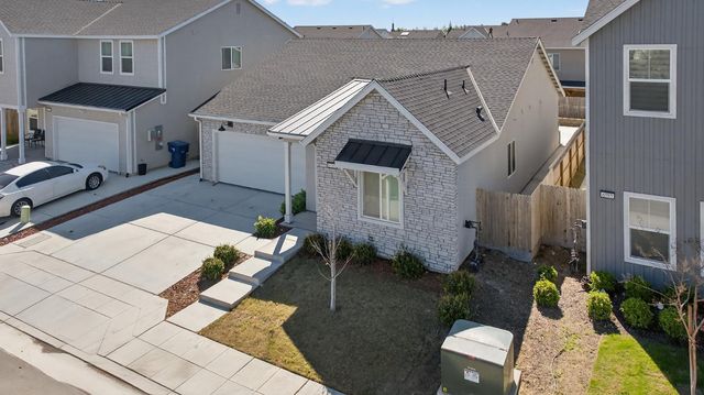 6591 E Liberty Avenue, Fresno, CA 93727