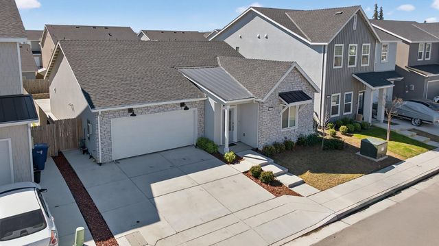 6591 E Liberty Avenue, Fresno, CA 93727