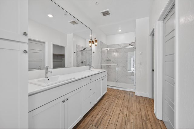 6591 E Liberty Avenue, Fresno, CA 93727