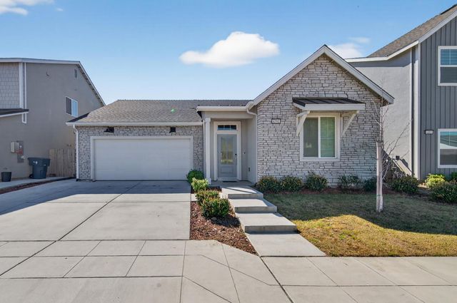 6591 E Liberty Avenue, Fresno, CA 93727