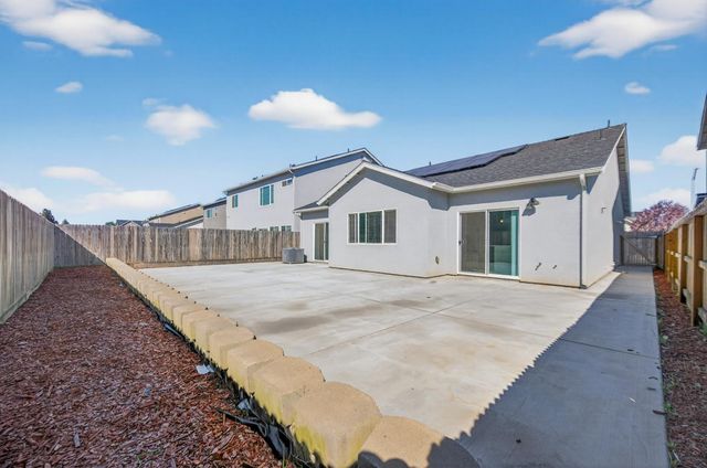 6591 E Liberty Avenue, Fresno, CA 93727