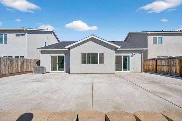 6591 E Liberty Avenue, Fresno, CA 93727