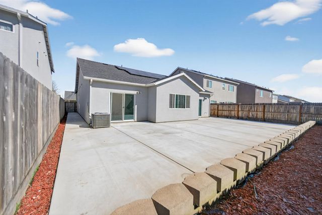 6591 E Liberty Avenue, Fresno, CA 93727