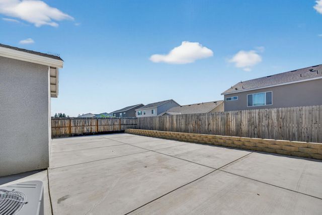 6591 E Liberty Avenue, Fresno, CA 93727