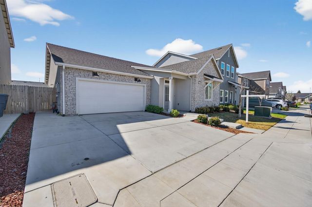 6591 E Liberty Avenue, Fresno, CA 93727