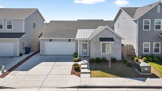 6591 E Liberty Avenue, Fresno, CA 93727