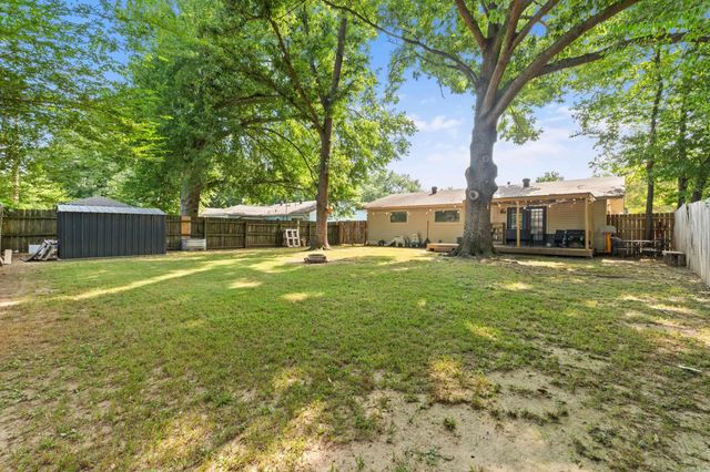 302 Club Lane, Conway, AR 72034