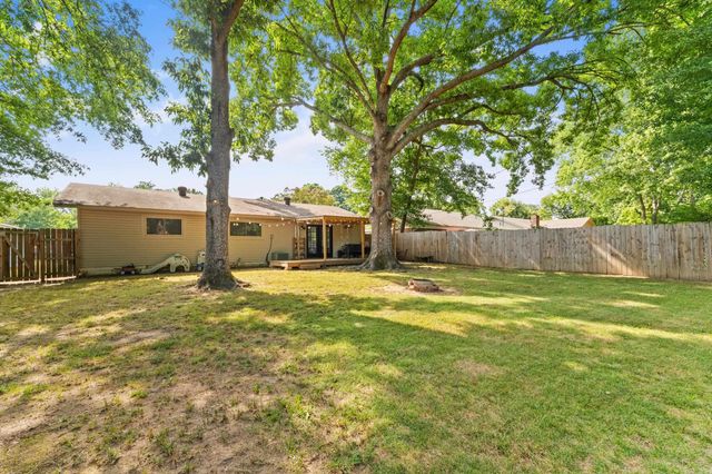 302 Club Lane, Conway, AR 72034