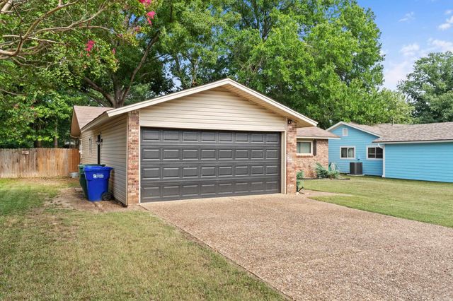 302 Club Lane, Conway, AR 72034