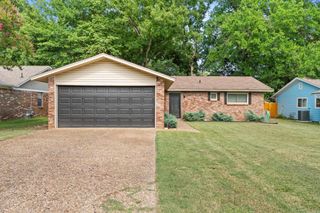 302 Club Lane, Conway, AR 72034
