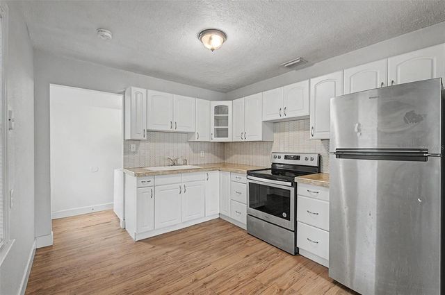 3208 W HARTNETT AVENUE, Tampa, FL 33611