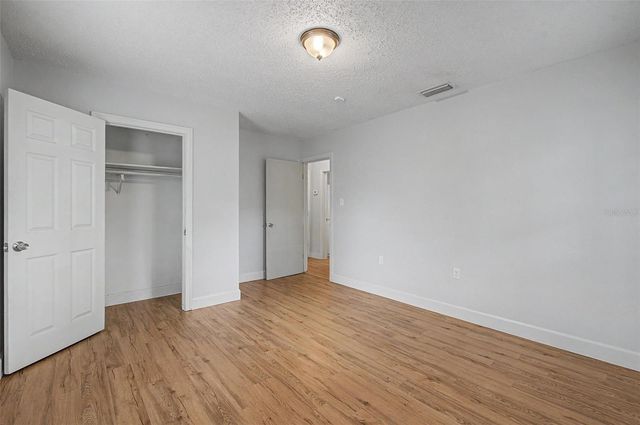 3208 W HARTNETT AVENUE, Tampa, FL 33611