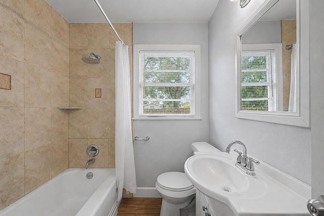 3208 W HARTNETT AVENUE, Tampa, FL 33611