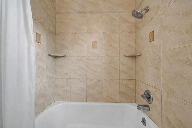 3208 W HARTNETT AVENUE, Tampa, FL 33611