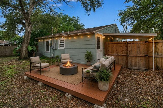 3208 W HARTNETT AVENUE, Tampa, FL 33611