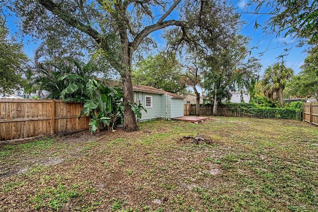 3208 W HARTNETT AVENUE, Tampa, FL 33611