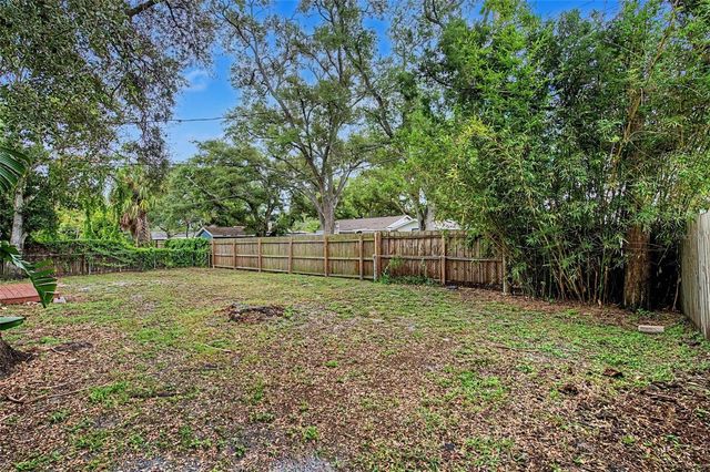 3208 W HARTNETT AVENUE, Tampa, FL 33611