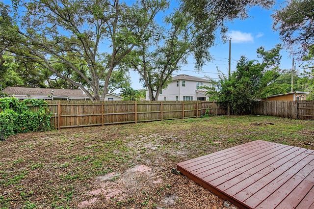 3208 W HARTNETT AVENUE, Tampa, FL 33611