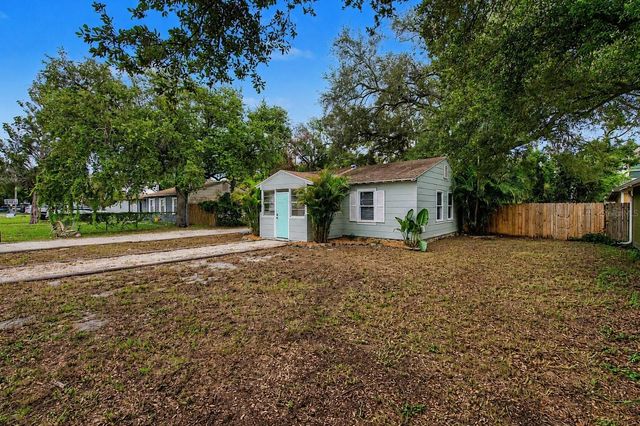 3208 W HARTNETT AVENUE, Tampa, FL 33611