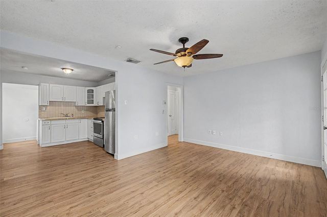 3208 W HARTNETT AVENUE, Tampa, FL 33611