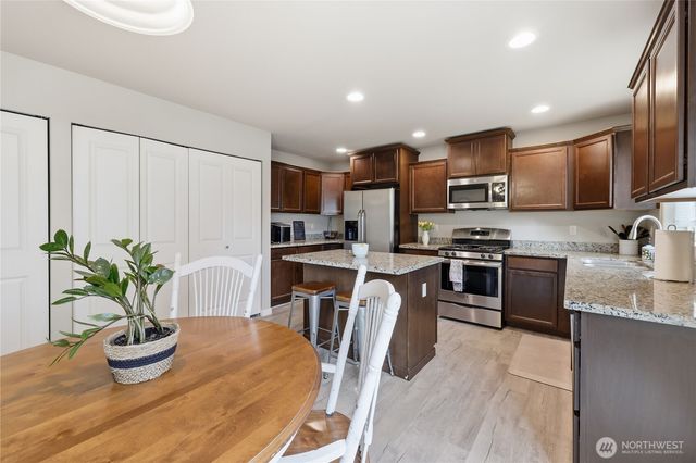 291 NE Tronson Circle, Bremerton, WA 98311