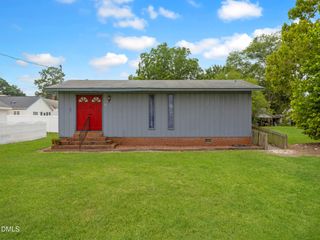 207 Price Street, Pine Level, NC 27576