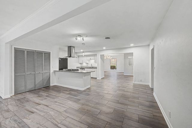 8300 Sawyer Brown Rd Apt H301, Nashville, TN 37221