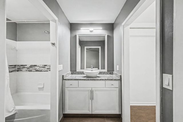 8300 Sawyer Brown Rd Apt H301, Nashville, TN 37221